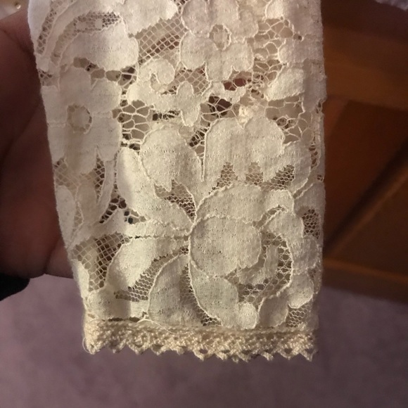 Gorgeous cream, lace blouse - Picture 3 of 4